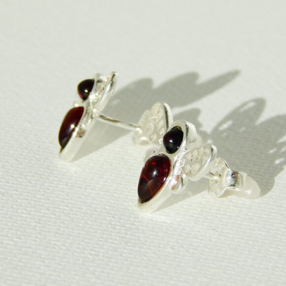 Natural Baltic Cherry Amber Tiny Bee Stud Earrings in 925 Sterling Silver - Picture 3 of 5